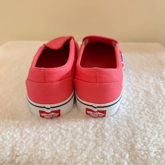 Women’s Slip-On Vans Shoes - Picture 4 of 12